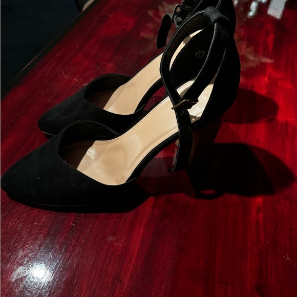 Pointed toe black suede wheels with chunky wood heel size 11 - Picture 2 of 4